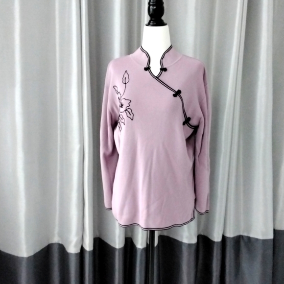 Sweaters - Vintage mauve sweater with mandarin collar and flower motif
